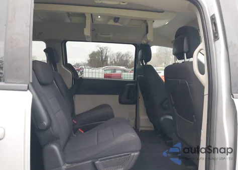 2010 Dodge Grand Caravan Sxt z USA, uszkodzony, nr VIN 2D4RN5D10AR443588